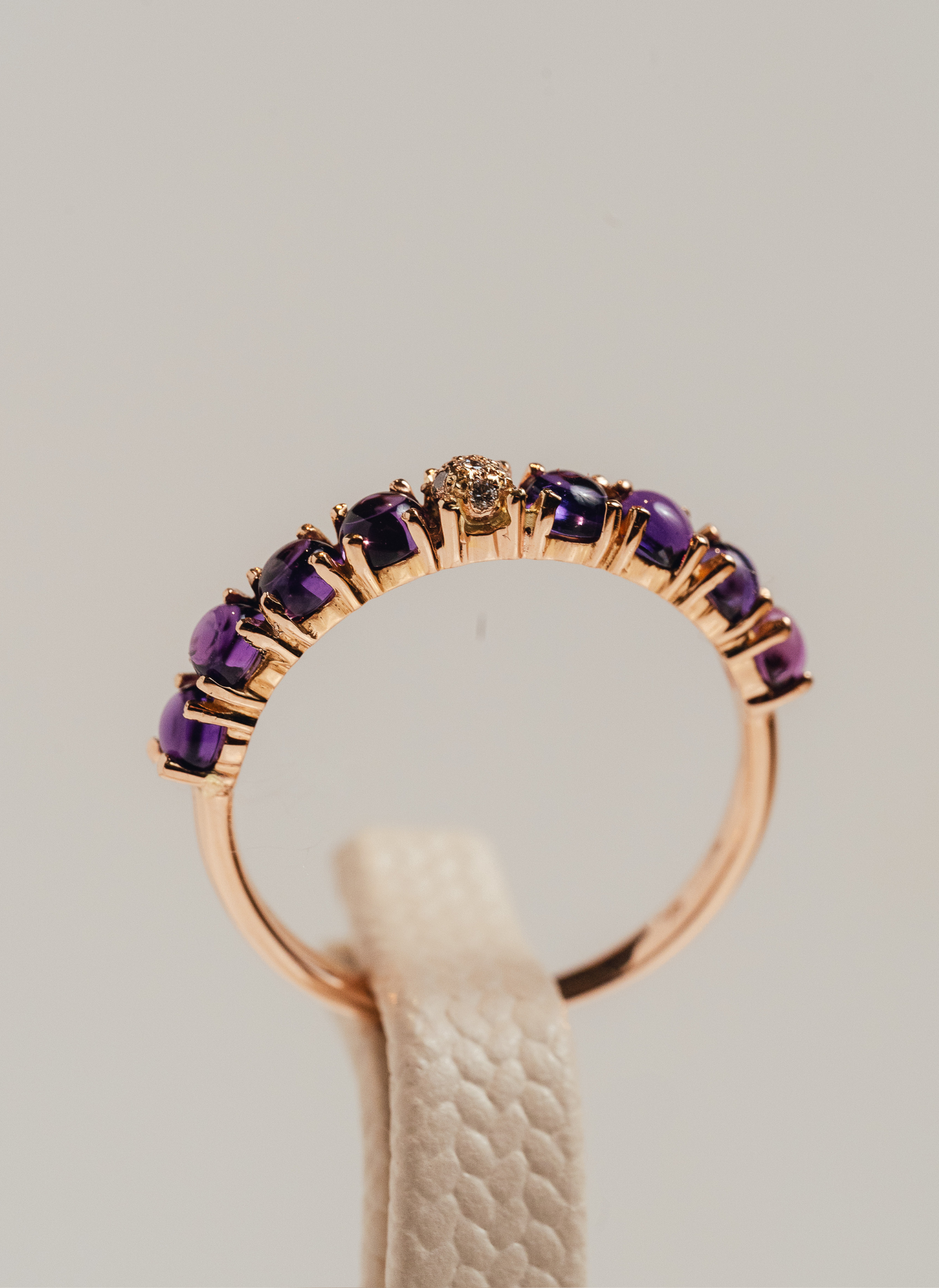 Ring Le Gemme Halber Ewigkeitsring mit Amethysten und Brillanten