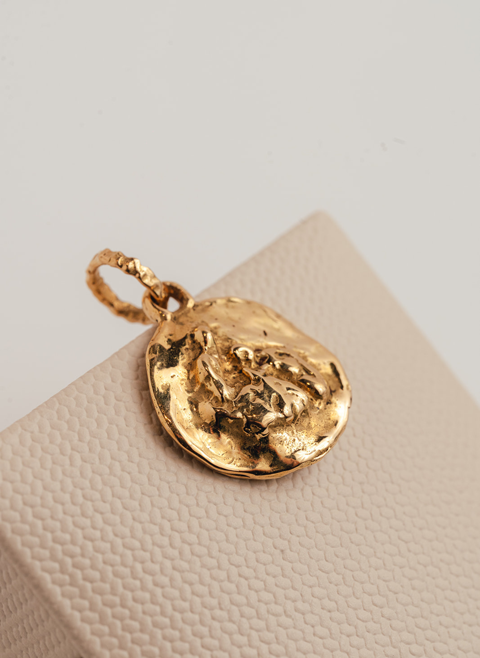 Goldmedaille Gelbgold martelé Golden Essentials